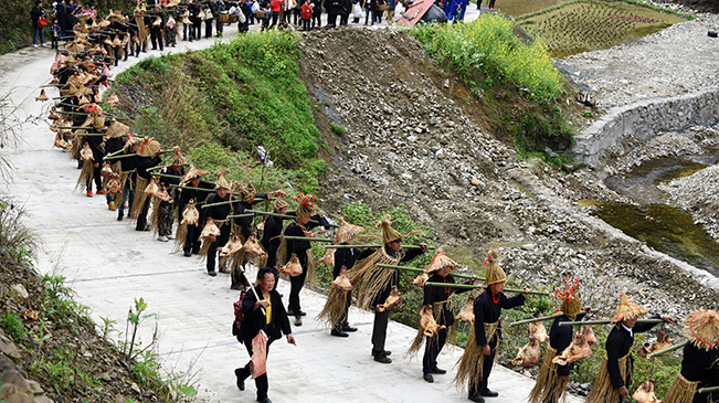 貴州劍河：苗族同胞歡慶「三月三」