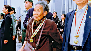 “国歌快闪”老战士站出来 怒批反对派诬蔑