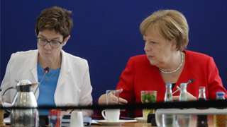 传不满接班人表现 默克尔留任至2021