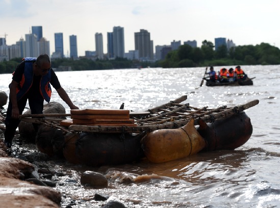 羊皮筏子冲浪黄河 驼铃马蹄梦回丝路