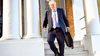 天才或小丑？英首相热门人选约翰逊将面对世界检验