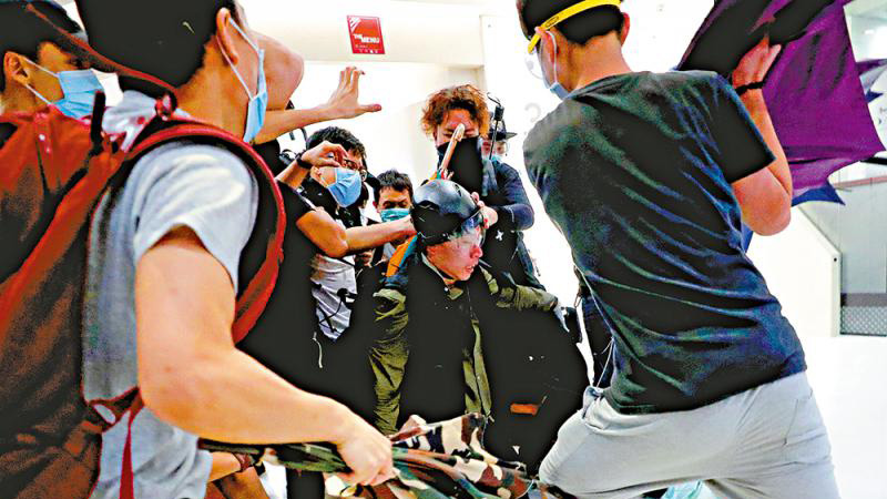 沙田暴乱｜血腥暴徒咬断警指 穷凶极暴杀警边缘