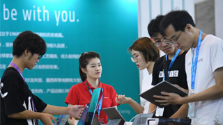 中美贸战｜美科企当面施压 特朗普允解禁华为