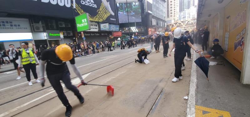 香港六月份零售额跌6.7% 暴力冲击对经济祸害超“占中”