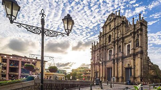 6月底澳门总人口67.2万人 女性人口占53.2%