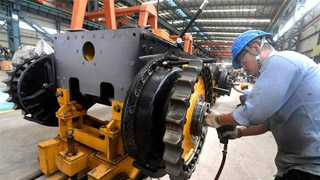 统计局：1-7月份工业生产基本平稳 同时面临下行压力