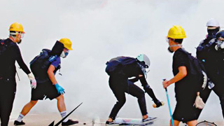 ﻿政界怒批“新八国联军”煽动乱港