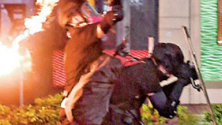 湾仔暴乱历劫 市民吓到“O嘴”