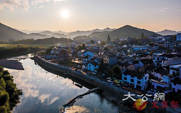 ■夕陽下的河橋古鎮