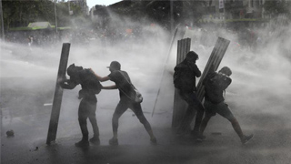 智利总统皮涅拉签署取消紧急状态法令