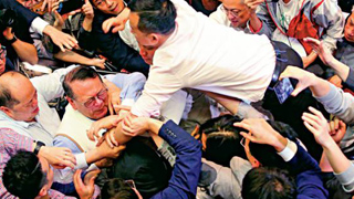 泛暴七议员冲击立会 明年一月再讯