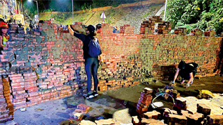 港教育局抨教协卸责警方 有违专业