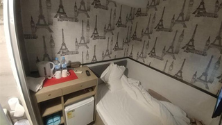 暴徒乱港｜惨情！疯狂堵路阻归家 市民投宿沦难民