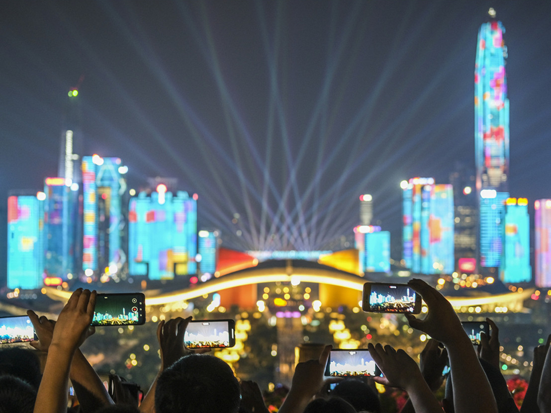 马中洋《深圳“国庆版”灯光秀》