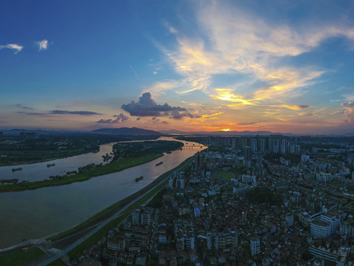 陈伟杰《北江大堤》