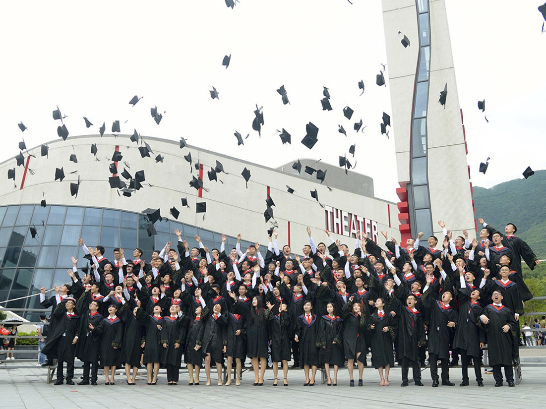 林海涛《毕业时刻（肇庆学院）》