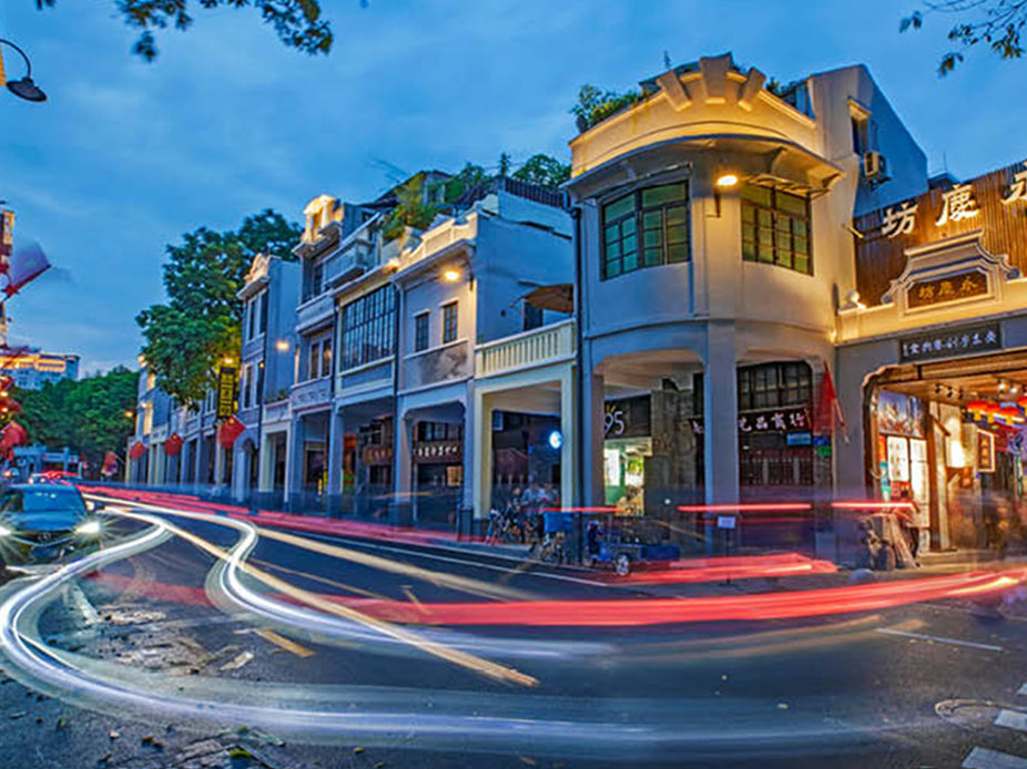 张永林《车水马龙》