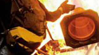 权威学者：催泪弹只产生极微量二噁英