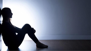 暴乱令社会气氛紧张 精神专线求助急增