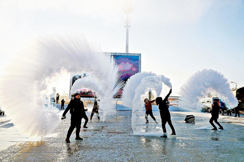 神州北極冬至「潑餃子湯成冰」