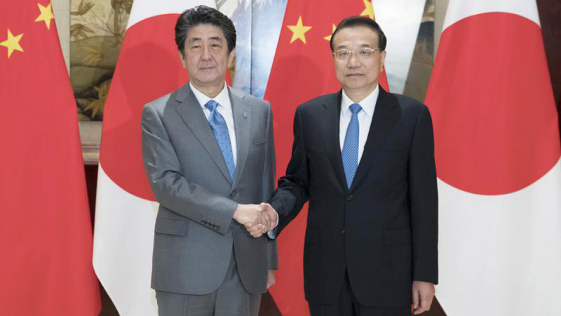 李克强都江堰晤安倍 中日聚力现代服务业拓新增长点