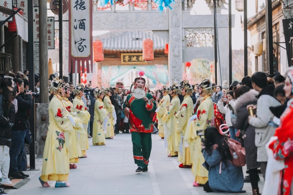 建业电影小镇“一路有戏·喷空过大年”演出节目单首曝光