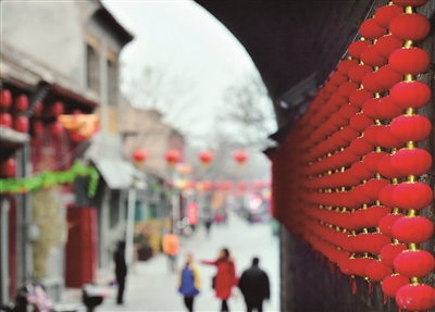張燈結彩迎新春 紅紅火火洛陽年 