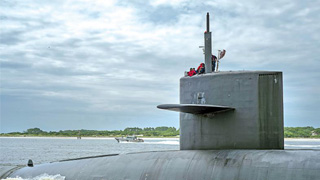 美军部署低当量潜射核武慑俄