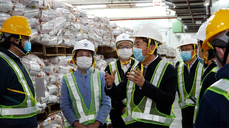 骆惠宁：在港中资企业显担当 共同打赢防疫战