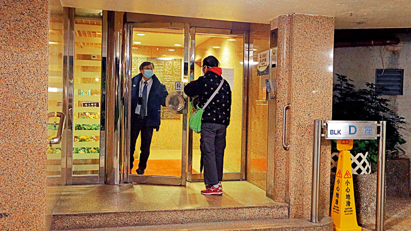 确诊菲佣曾去中环大会堂聚会 港医管局扩阔监察应对“假阴性”