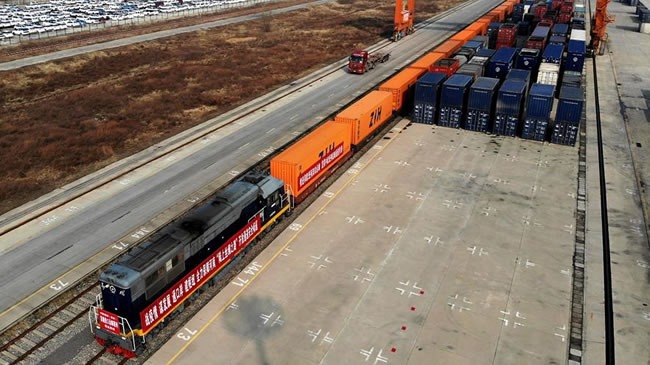 中欧班列（郑州）实现运邮往返贯通