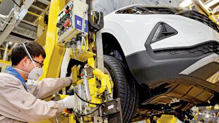 抗疫前行 中国制造稳全球供应链