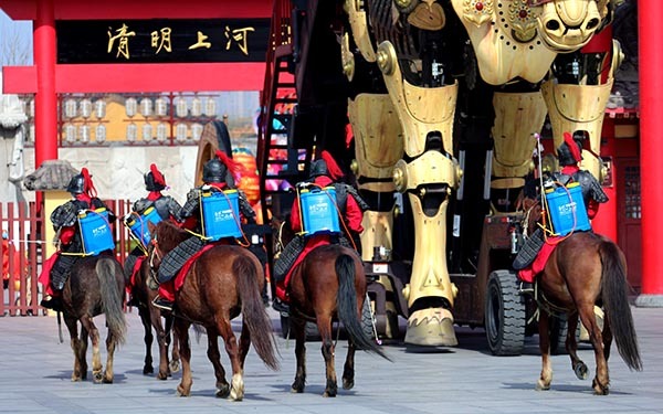 开封清明上河园：骑马消杀迎开园