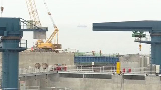 深中通道复工后首个重大进展：2万吨浮运坞门预制完成