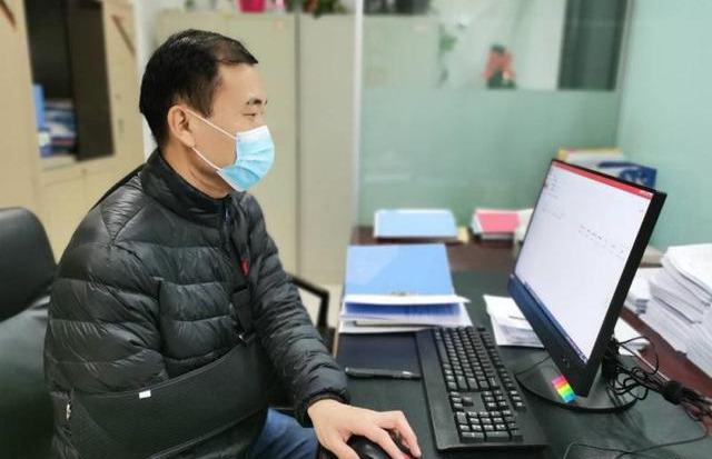 “铁汉”杨奎退伍不褪色 用行动证担当