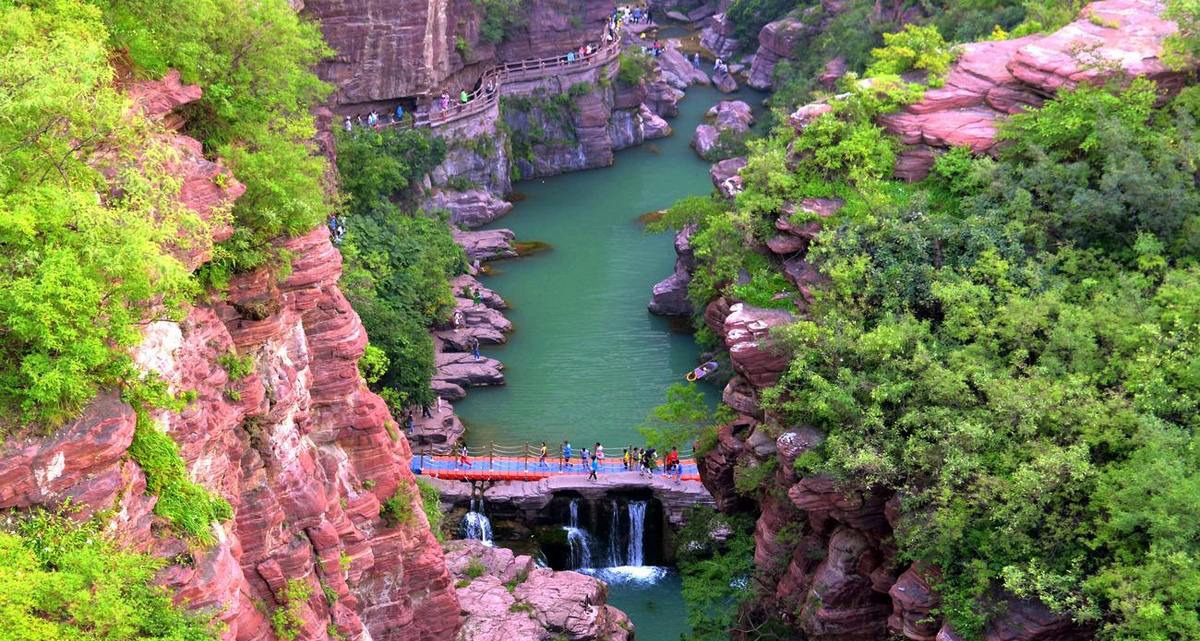 云台山携四家景区对医护工作者免门票