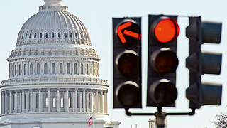 美参议院通过1000亿美元经济援助法案应对疫情