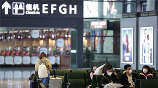 虹桥机场暂停境外航班 转降浦东