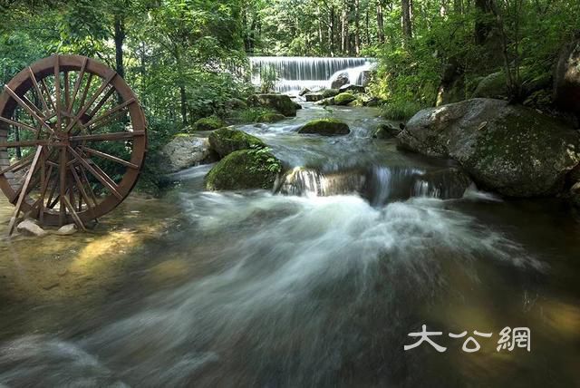 白雲山的春天 是座煙雨朦朧的山