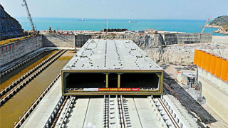 深中通道首节沉管下水 6月安装