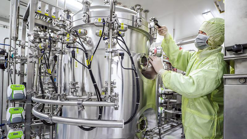 中国新冠疫苗临床试验超速全球 临床后上市至少需一年  