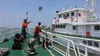 海南海警局组织开展舰艇海上编队训练