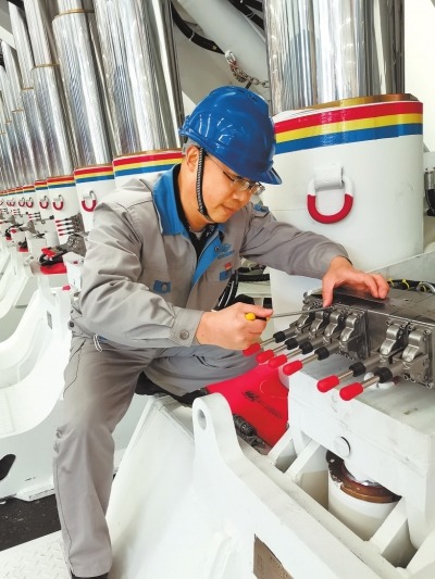 李向宾：让“智能之光”照亮矿井深处