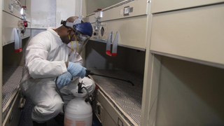 美40军舰现疫情 近3600士兵感染