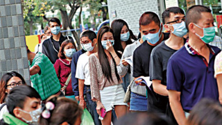 纾困惠民变扰民 苏贞昌道歉