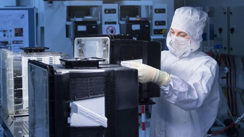 华府促英特尔及台积电在美建芯片厂