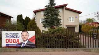 波兰办“幽灵选举” 票站关门投票率挂零