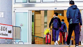 陈健波促港府推