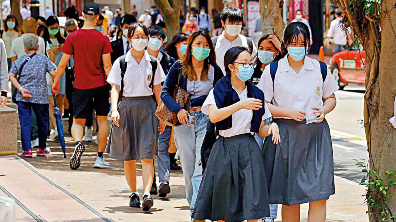 跨境生下周一可免检上课 中三至中五先行须乘指定校巴