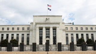 美联储维持联邦基金利率目标区间不变